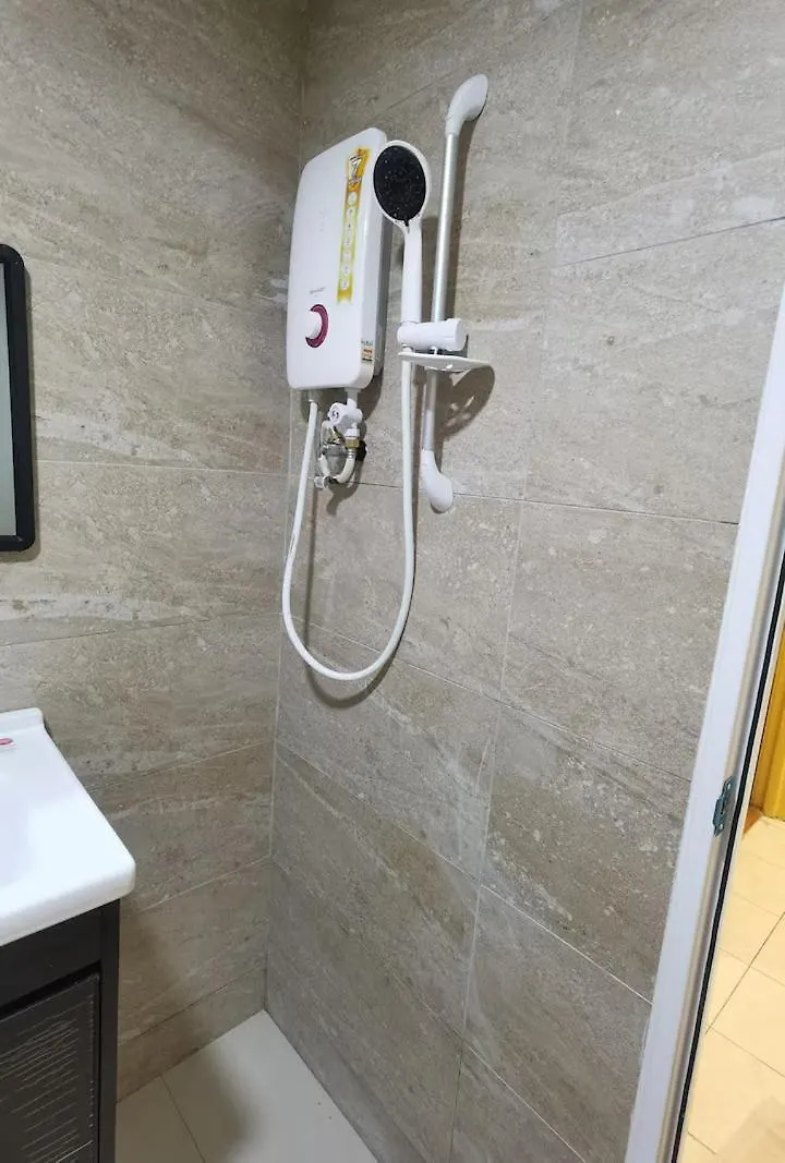 3 Rooms 10 Pax Vka Near Lrt Axiata Bkt-Jalil Imu Apu クアラルンプール アパート